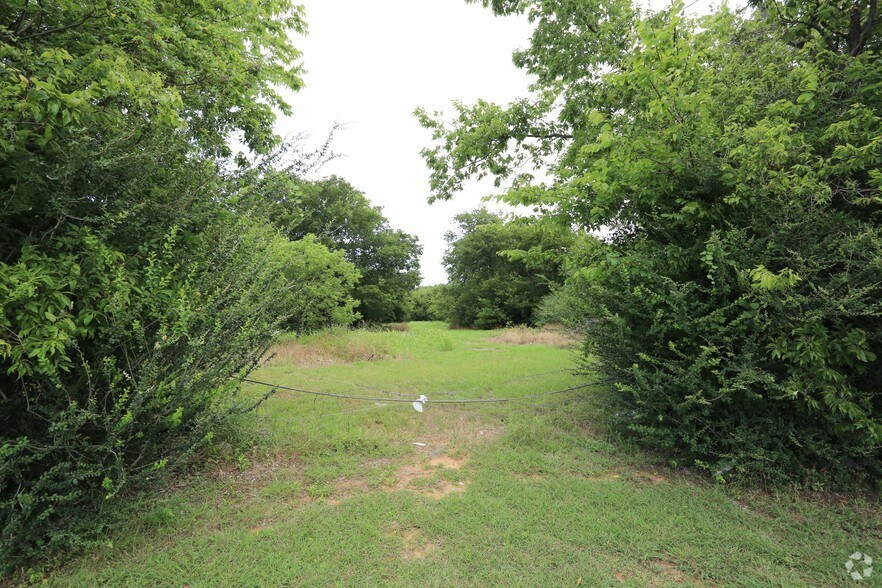 695 McKenzie St, Lewisville, TX à vendre - Photo principale - Image 1 de 15