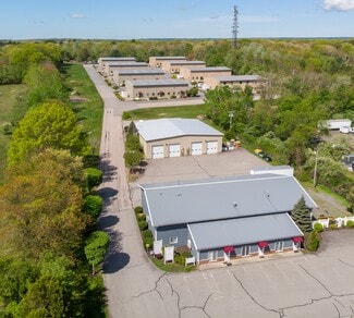Plus de détails pour 376 Dry Bridge Rd, North Kingstown, RI - Industriel à louer
