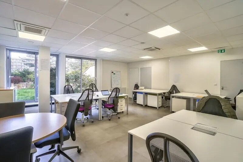 Office in Boulogne-Billancourt for lease - Building Photo - Image 1 of 11