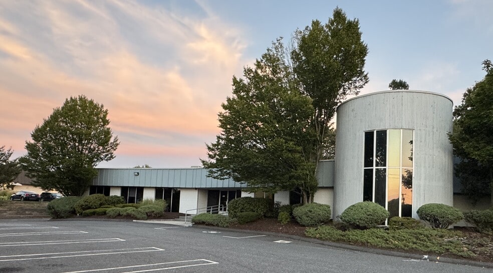 291 Pepes Farm Rd, Milford, CT for sale - Building Photo - Image 1 of 11