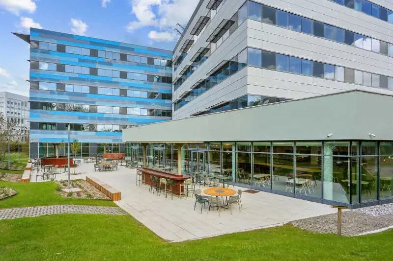 2 Rue Paul Dautier, Vélizy-Villacoublay à louer - Photo du bâtiment - Image 1 de 1