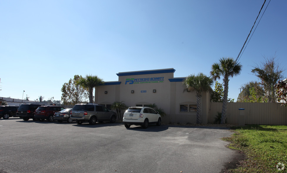 6380 Phillips Hwy, Jacksonville, FL for lease - Building Photo - Image 1 of 3