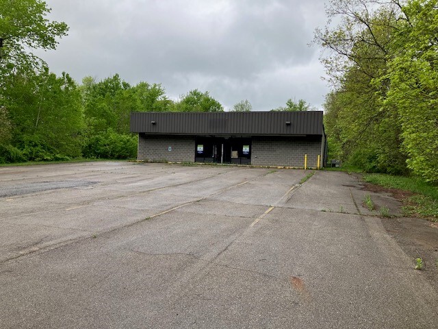 11180 Chardon Rd, Chardon, OH for lease - Building Photo - Image 2 of 5