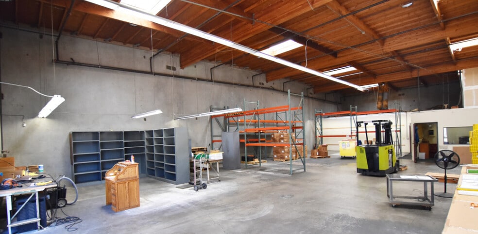 10744 Prospect Ave, Santee, CA for lease - Interior Photo - Image 3 of 6