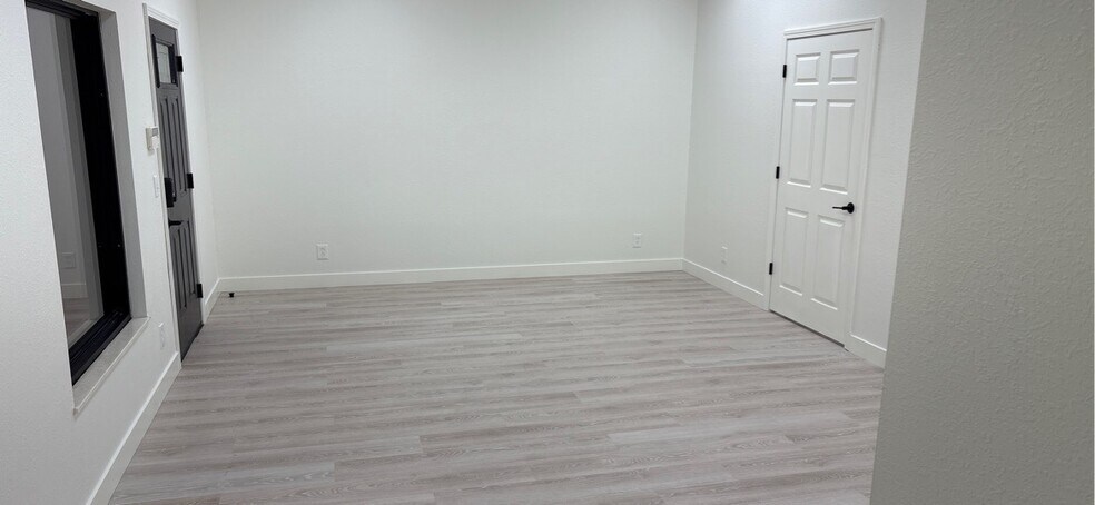 138 Eagle Dr, O'Fallon, IL for lease - Building Photo - Image 3 of 11