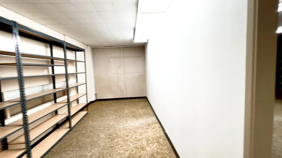 1012 Commercial St NE, Salem, OR à louer - Vidéo sur l’inscription commerciale - Image 2 de 23