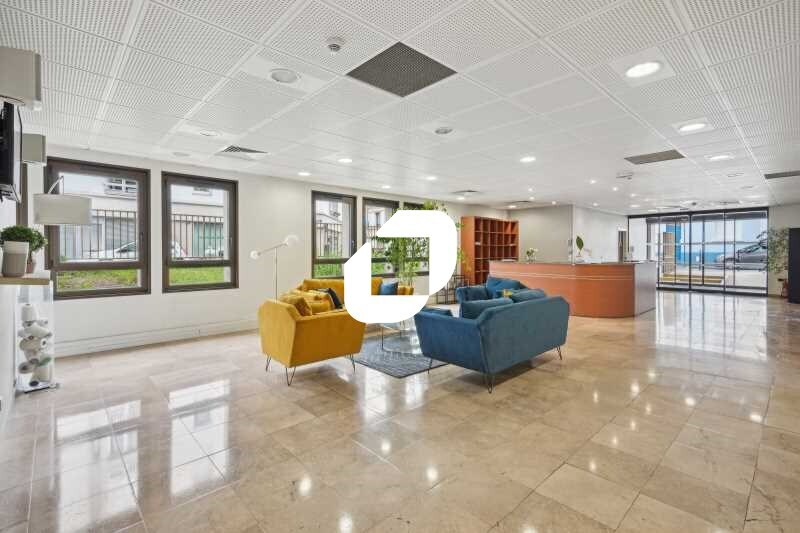 Bureau dans Clichy à louer - Photo du bâtiment - Image 2 de 14
