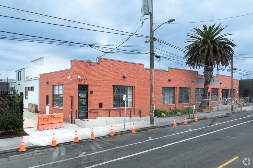 1919 Peralta St, Oakland, CA à louer - Photo du bâtiment - Image 3 de 11