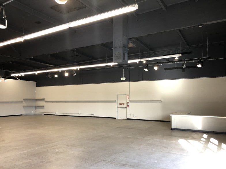 18225-18249 Euclid St, Fountain Valley, CA for lease - Interior Photo - Image 2 of 5