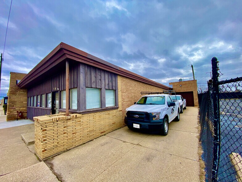 5710 N Northwest Hwy, Chicago, IL à louer - Photo du bâtiment - Image 1 de 6