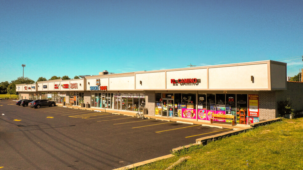 1554 Bloomingdale Rd, Glendale Heights, IL for lease - Building Photo - Image 3 of 5