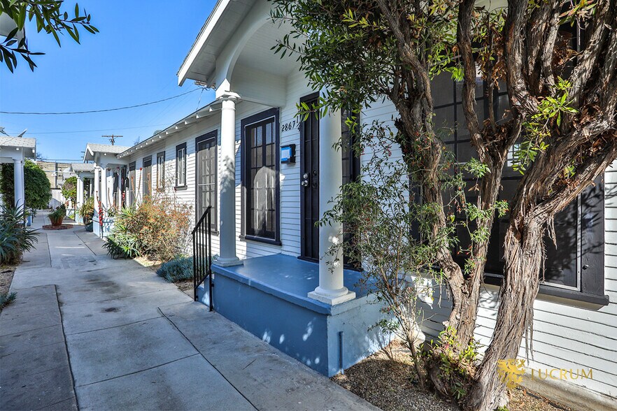 2867-2873 Edgehill Dr, Los Angeles, CA à vendre - Photo du bâtiment - Image 3 de 34