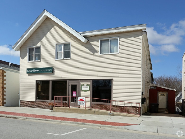 141 N Main St, Dousman, WI for lease - Building Photo - Image 2 of 7
