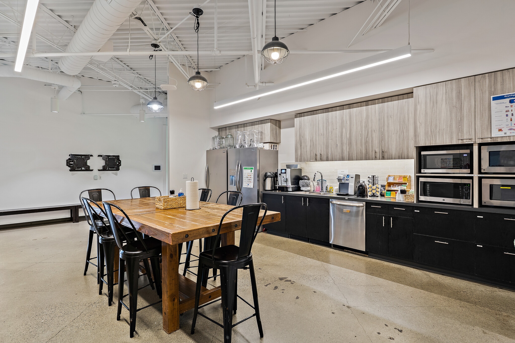 1745 114th Ave SE, Bellevue, WA for lease Interior Photo- Image 1 of 4