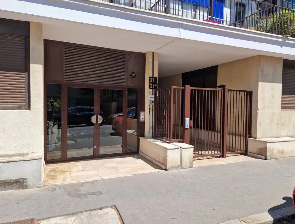 Office in Boulogne-Billancourt for lease Building Photo- Image 1 of 18