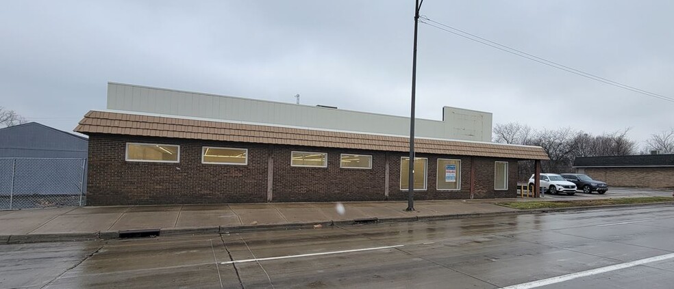 11705 Bellaire Rd, Cleveland, OH for lease - Building Photo - Image 2 of 2