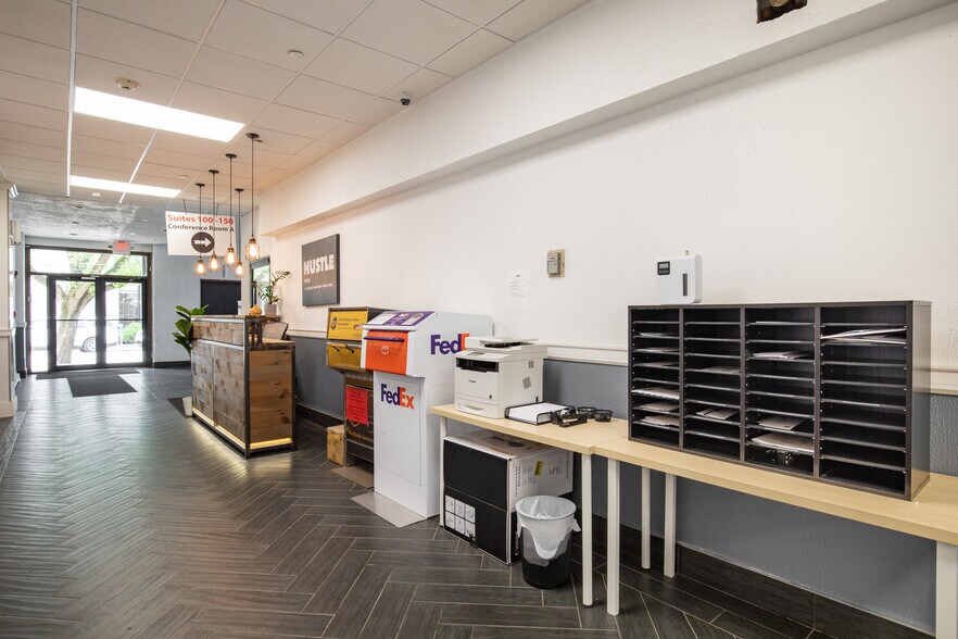 3 Grace Ave, Great Neck, NY à louer - Numérisation 3D de Matterport - Image 3 de 21