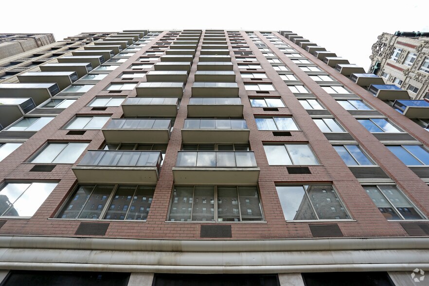 250 W 90th St, New York, NY à louer - Photo du bâtiment - Image 3 de 7