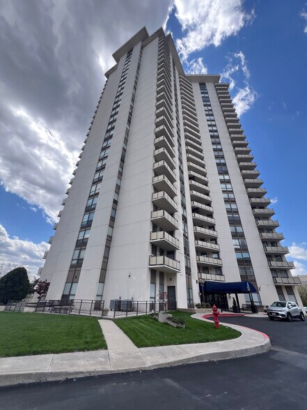 205 E Joppa Rd, Towson, MD à vendre - Photo du bâtiment - Image 3 de 42