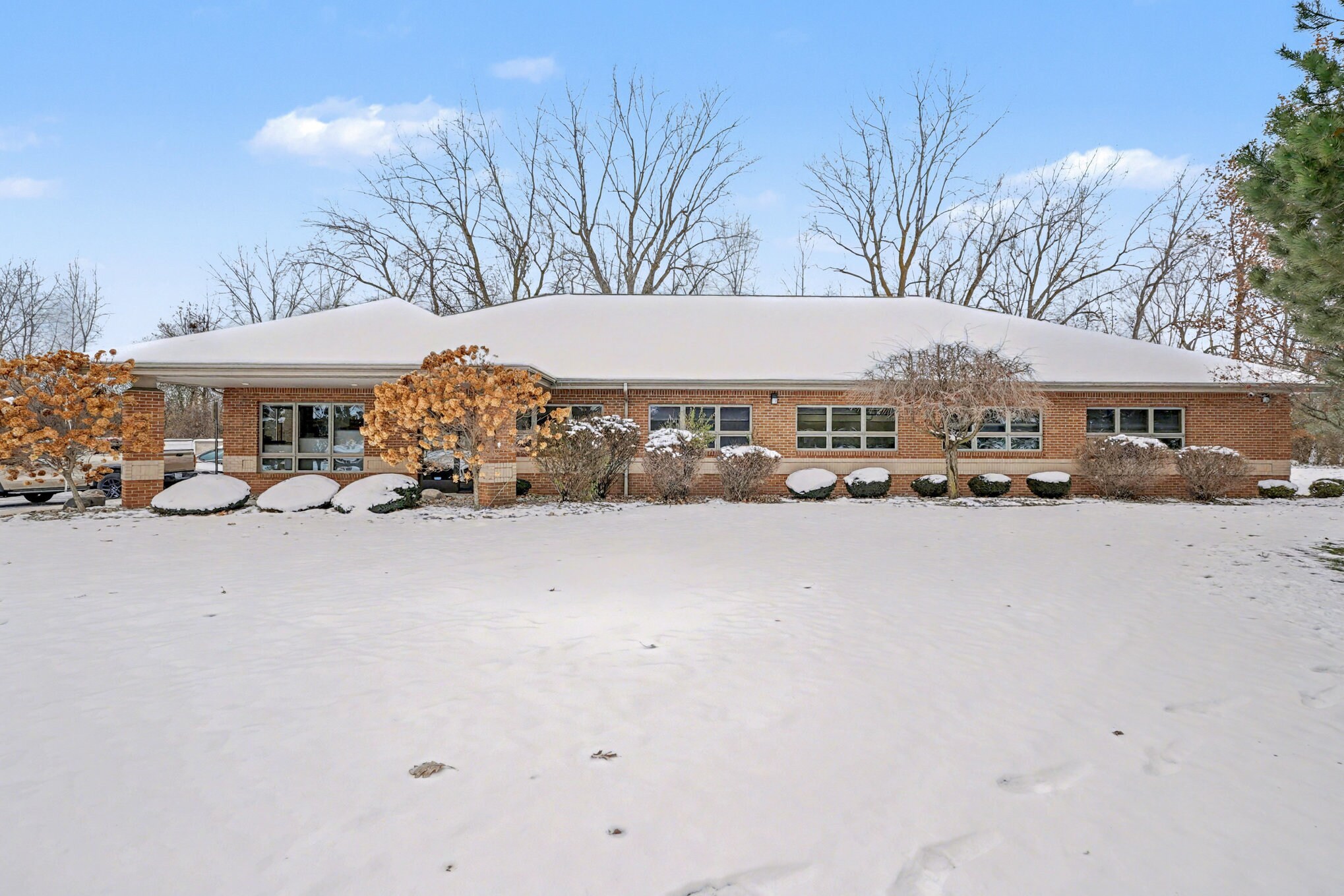 5407 Hampton Pl, Saginaw, MI for sale Primary Photo- Image 1 of 16