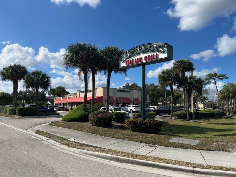 2700 SE Federal Hwy, Stuart, FL à vendre - Photo du bâtiment - Image 2 de 4