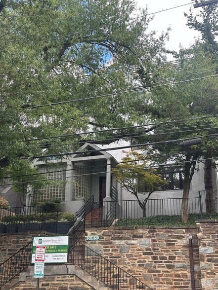 5165 MacArthur Blvd NW, Washington, DC à vendre - Photo du bâtiment - Image 1 de 10