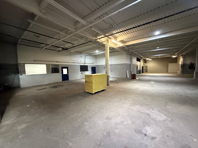 1045 Hopkins St, Cincinnati, OH for lease - Interior Photo - Image 3 of 8