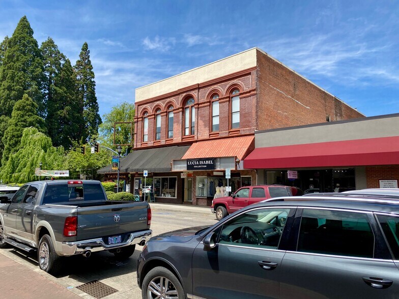 203-207 E Main St, Hillsboro, OR à vendre - Photo du bâtiment - Image 3 de 19
