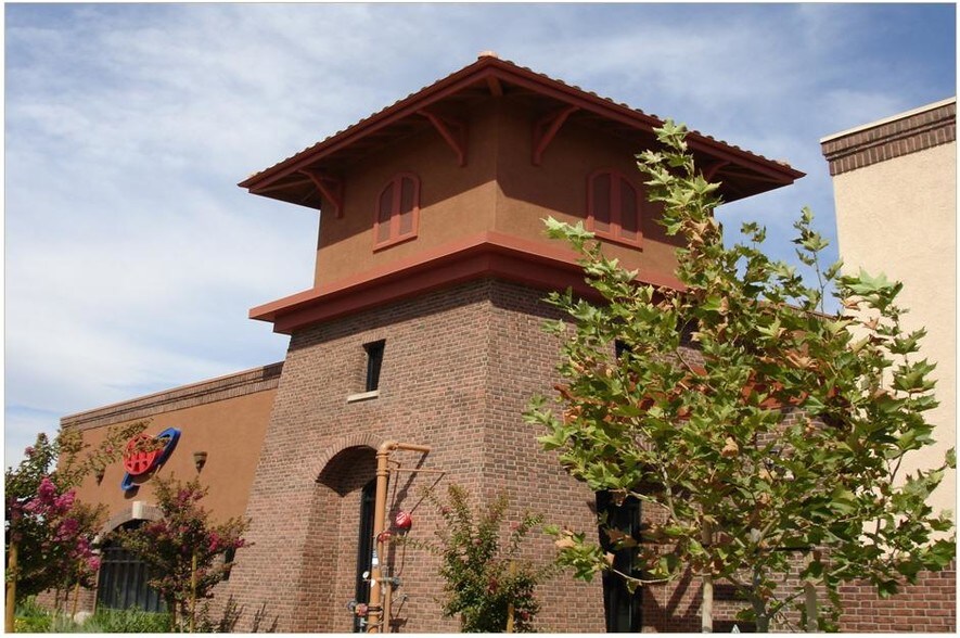 3120 Hotel Dr, Turlock, CA à louer - Photo du bâtiment - Image 2 de 6