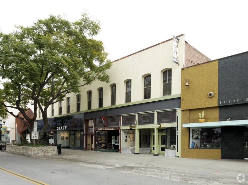 248-278 W 2nd St, Pomona, CA à louer - Photo du bâtiment - Image 2 de 9