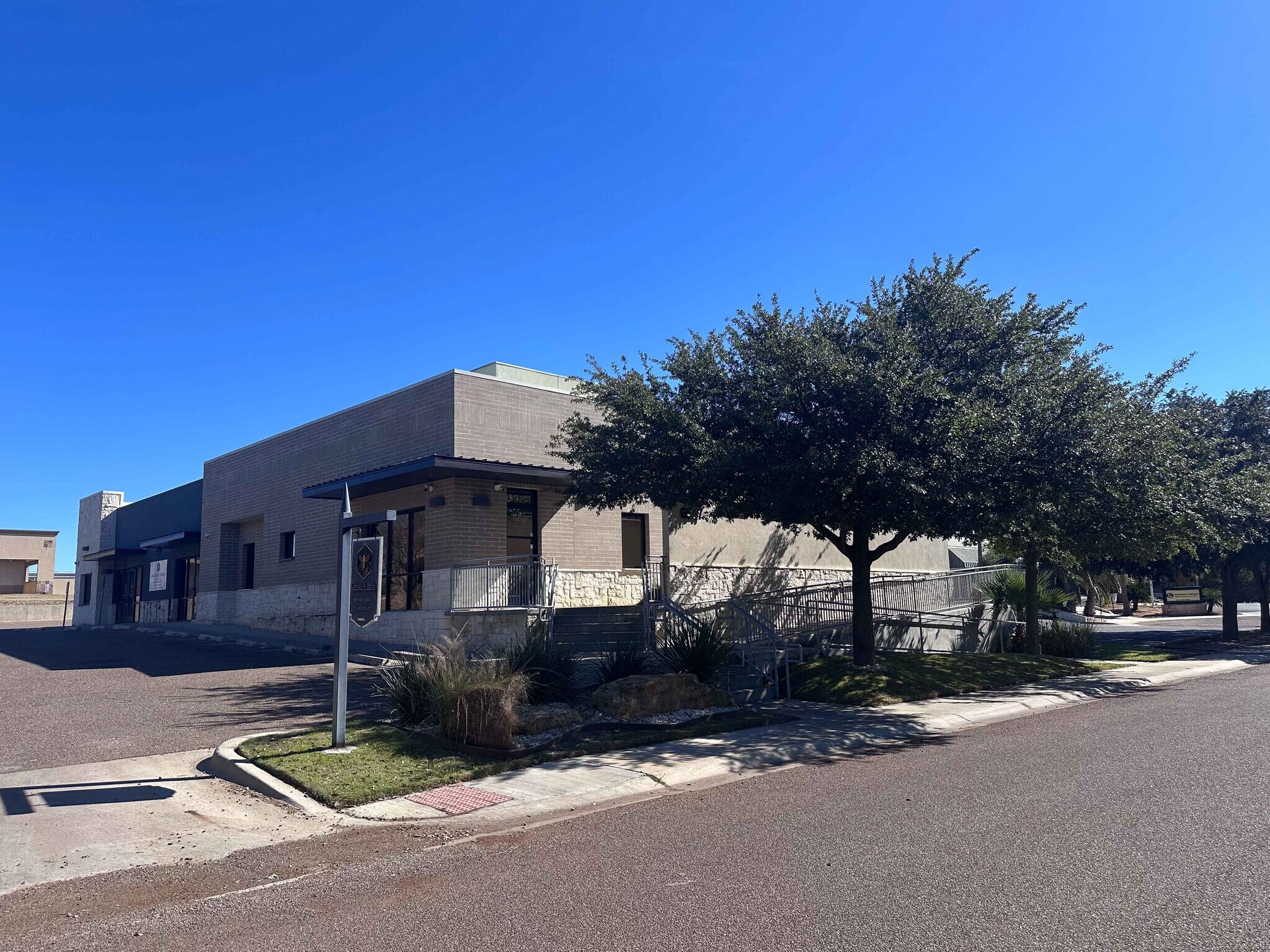 6547 Star Ct, Laredo, TX à louer Photo du bâtiment- Image 1 de 6