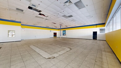 2332-2398 W Oak Ridge Rd, Orlando, FL for lease Matterport 3D Scan- Image 2 of 16