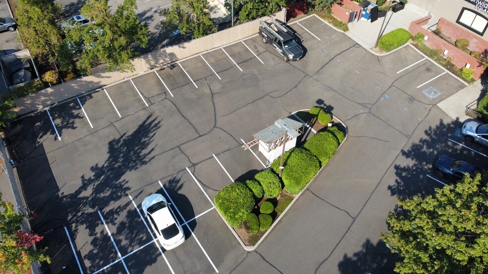 6407 NE 117th Ave, Vancouver, WA for sale - Building Photo - Image 3 of 23