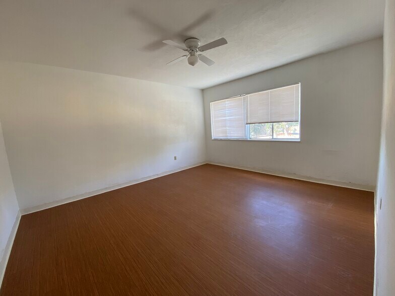 275 N Main St, Manteca, CA à louer - Photo du bâtiment - Image 3 de 19