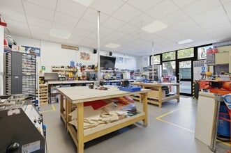 104 Hoppers Rd, London for lease Interior Photo- Image 2 of 12