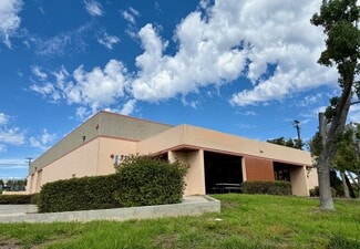 Plus de détails pour 711 Rancho Conejo Blvd, Newbury Park, CA - Industriel à louer