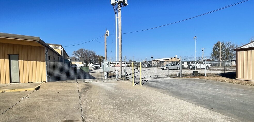 7519 E Pine St, Tulsa, OK à vendre - Photo du bâtiment - Image 3 de 16