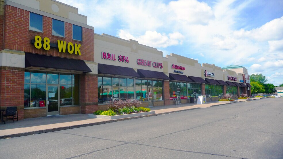 2218-2279 NW Bunker Lake Blvd, Andover, MN à louer - Photo du bâtiment - Image 3 de 4