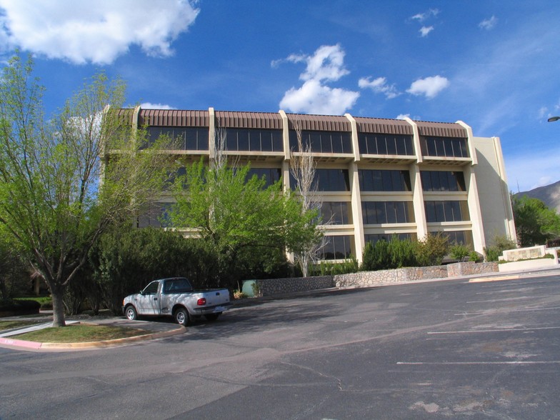 4171 N Mesa St, El Paso, TX for sale - Building Photo - Image 1 of 1