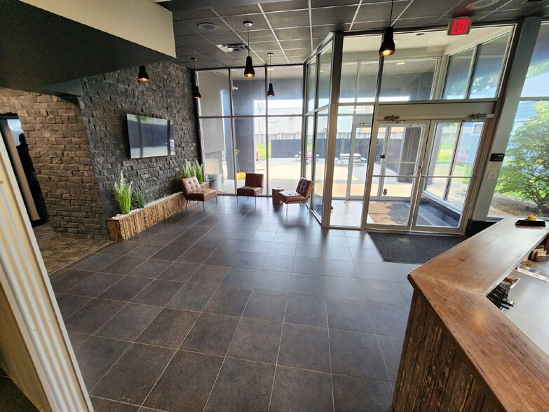 6816 Lauffer Rd, Columbus, OH for lease - Lobby - Image 2 of 13