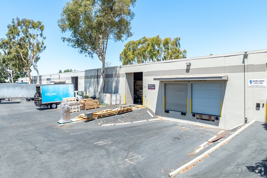 7446-7472 Orangewood Ave, Garden Grove, CA for lease - Building Photo - Image 2 of 6