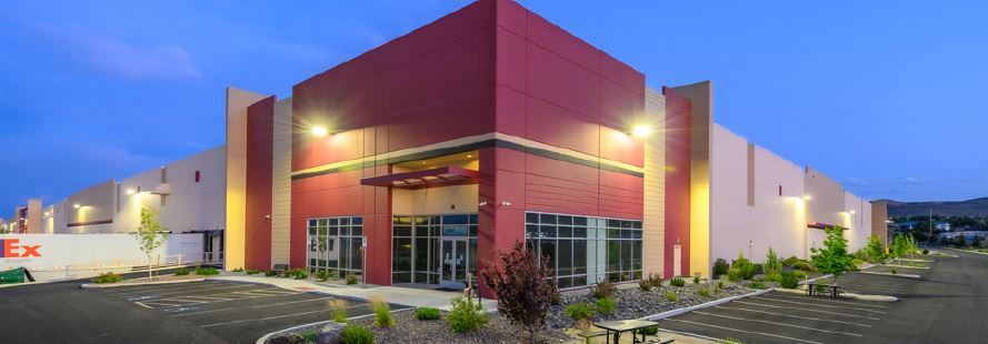 9460 N Virginia St, Reno, NV à louer - Photo du bâtiment - Image 2 de 11