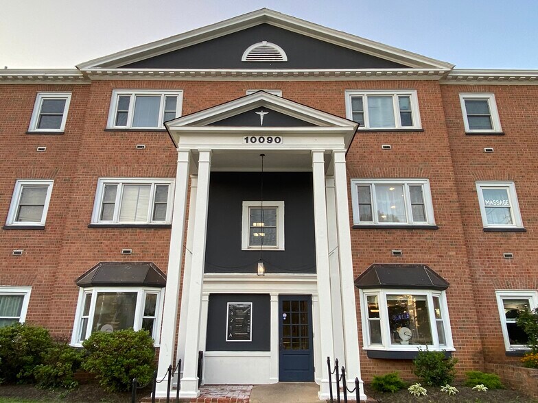 10090 Main St, Fairfax, VA à louer - Photo du bâtiment - Image 2 de 12