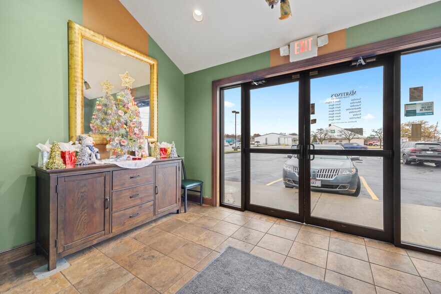 4415 Liberty Ave, Vermilion, OH à vendre - Photo du bâtiment - Image 2 de 55