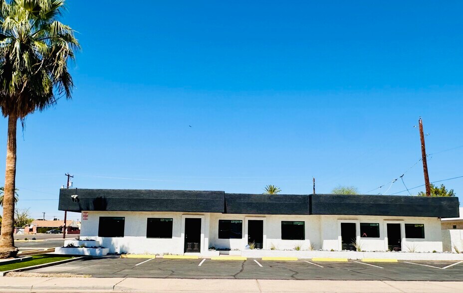 3825 N 24th St, Phoenix, AZ à louer - Photo du bâtiment - Image 2 de 5