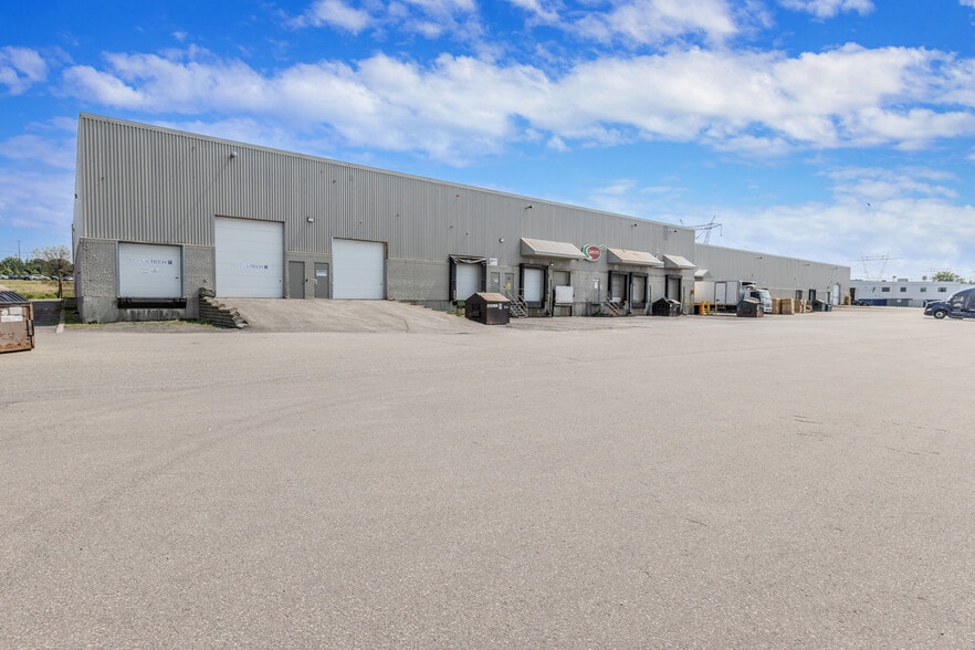 3240 Av Watt, Québec, QC for lease - Building Photo - Image 3 of 5