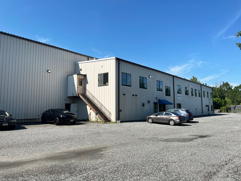 521 Digiulian Blvd, Glen Burnie, MD for sale - Building Photo - Image 3 of 11