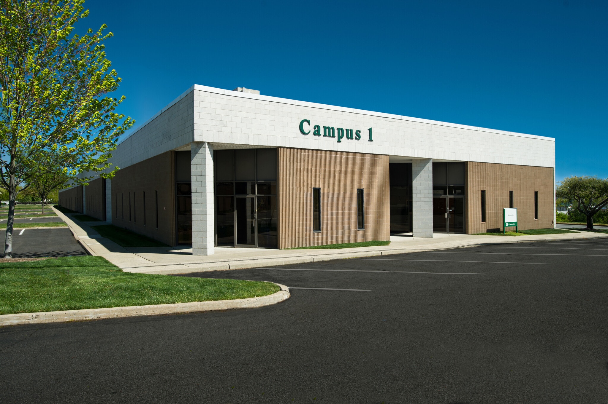 35-185 Campus Dr, Edison, NJ à louer Photo du bâtiment- Image 1 de 1