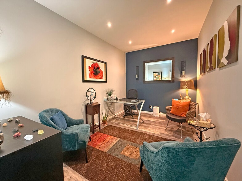 4322 50th St, Woodside, NY à louer - Photo du bâtiment - Image 3 de 12