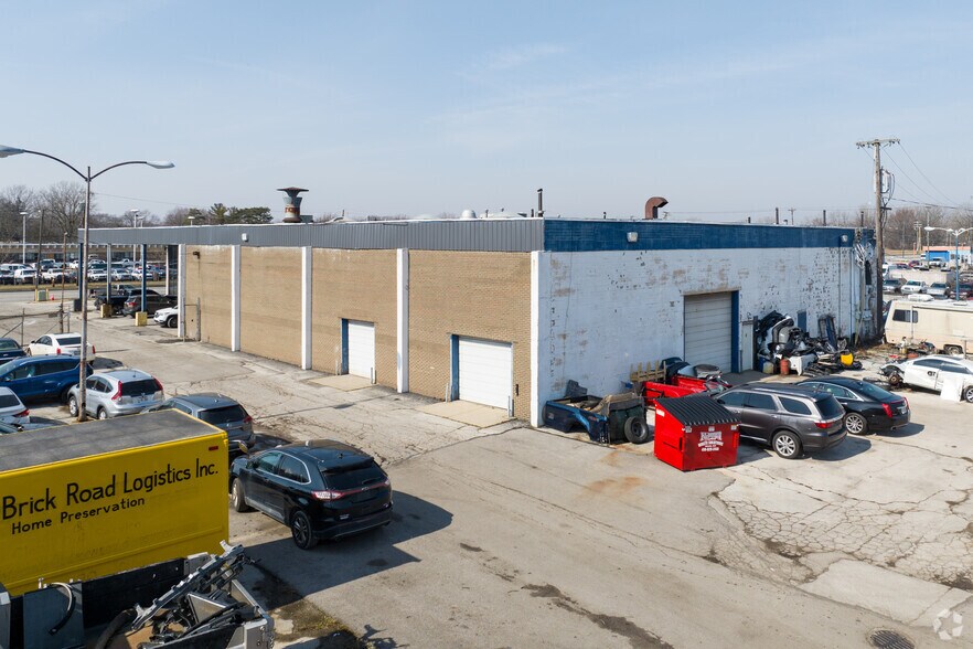 33 S Byrne Rd, Toledo, OH à vendre - Photo du bâtiment - Image 2 de 9